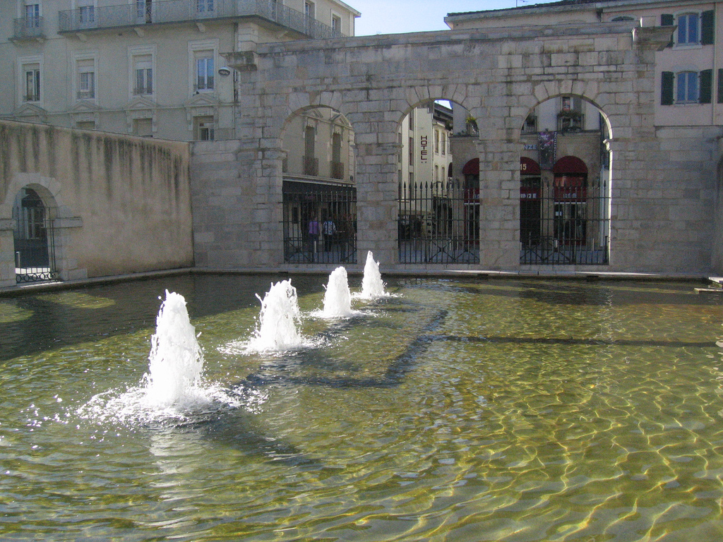 Fontaine Chaude, France hot spring in France
