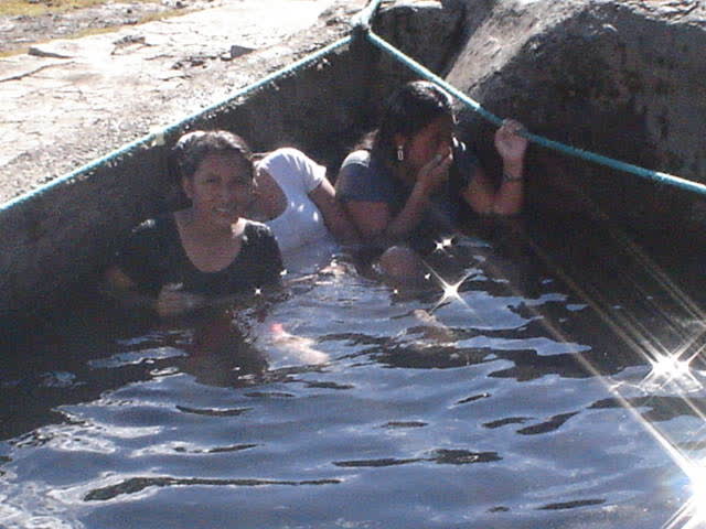 Termas De La Virgen Antigua, Ecuador