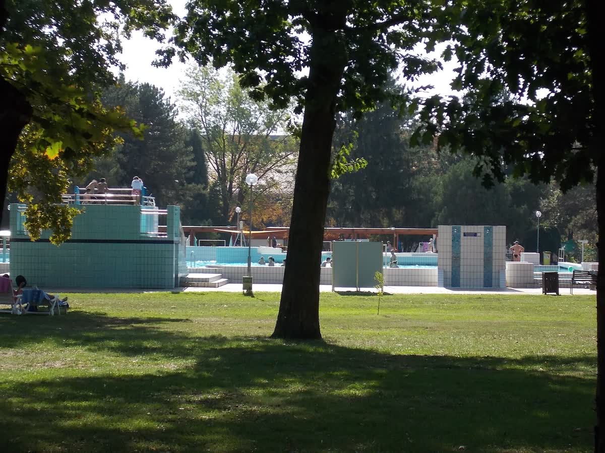 Zsory Gyogy Es Strandfurdo, Hungary hot spring in Hungary